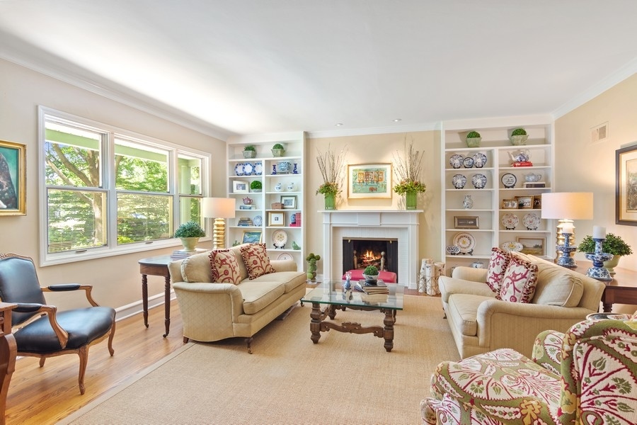 910 Seneca Road Wilmette, IL 60091 - Photo 4 of 28