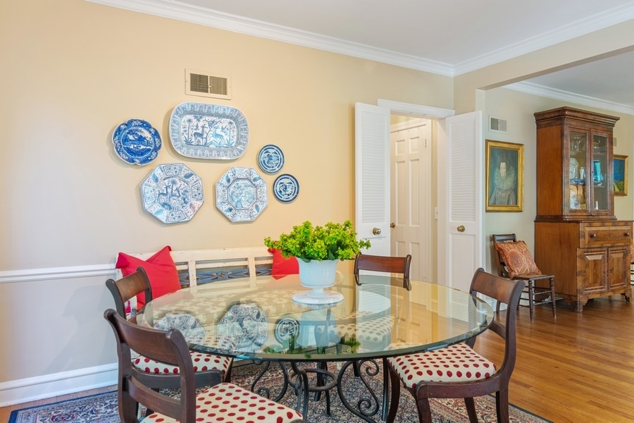 910 Seneca Road Wilmette, IL 60091 - Photo 6 of 28