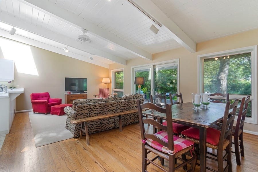 910 Seneca Road Wilmette, IL 60091 - Photo 10 of 28