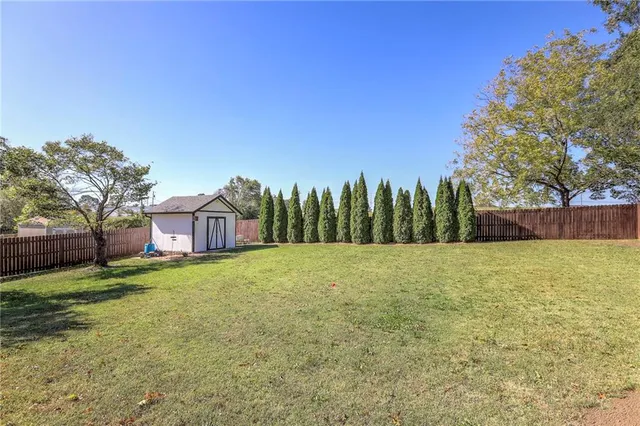 $300,000 | 1521 Lexington Road, Pleasant Hill, MO 64080