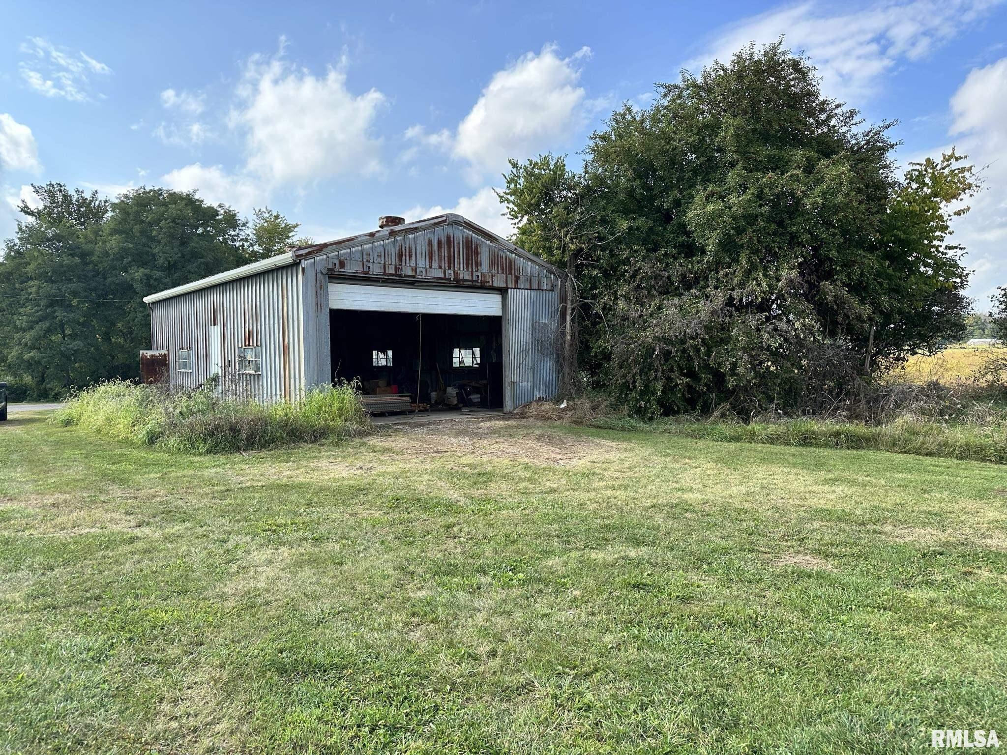 22211 North Taylor Road Canton, IL 61520 - Photo 8 of 23 Gallery Image 8