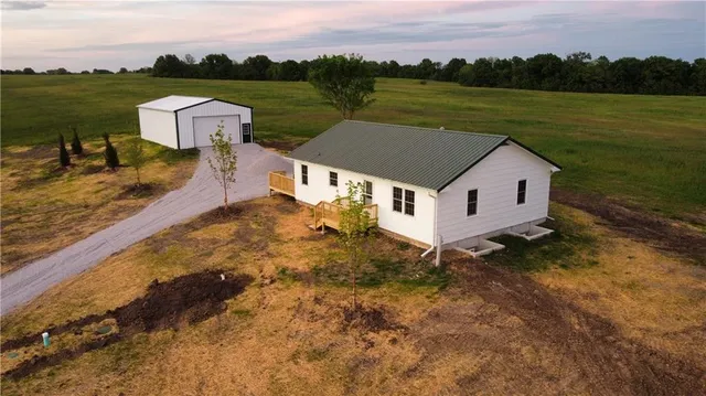 $225,000 | 33110 Cr 230 Road, Bosworth, MO 64623