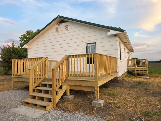 $225,000 | 33110 Cr 230 Road, Bosworth, MO 64623