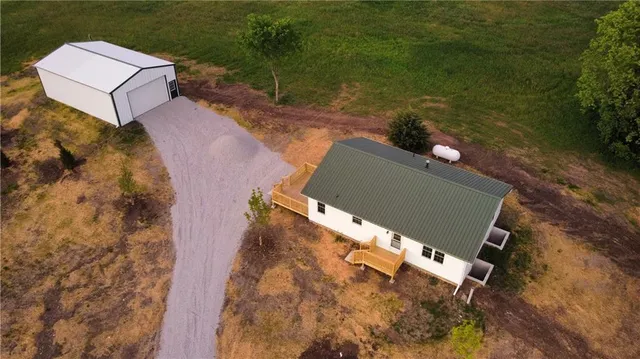 $225,000 | 33110 Cr 230 Road, Bosworth, MO 64623