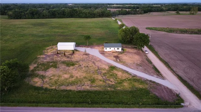 $225,000 | 33110 Cr 230 Road, Bosworth, MO 64623