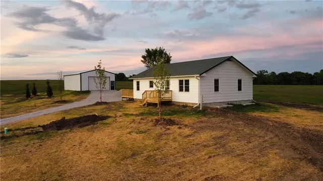 $225,000 | 33110 Cr 230 Road, Bosworth, MO 64623