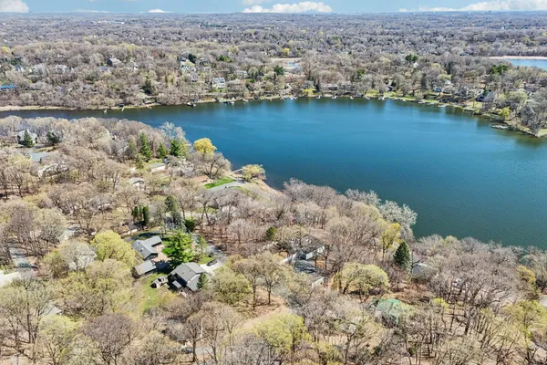 $250,000 | 6679 Mohawk Drive, Chanhassen, MN 55317