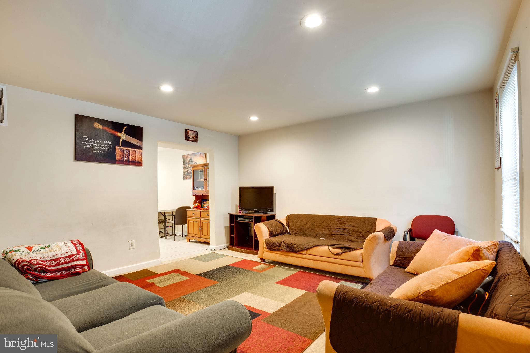 9807 Town Lane Manassas, VA 20110 - Photo 3 of 11 Gallery Image 3