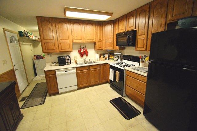 461 Redmond Road Columbus, OH 43228 - Photo 4 of 10 Gallery Image 4