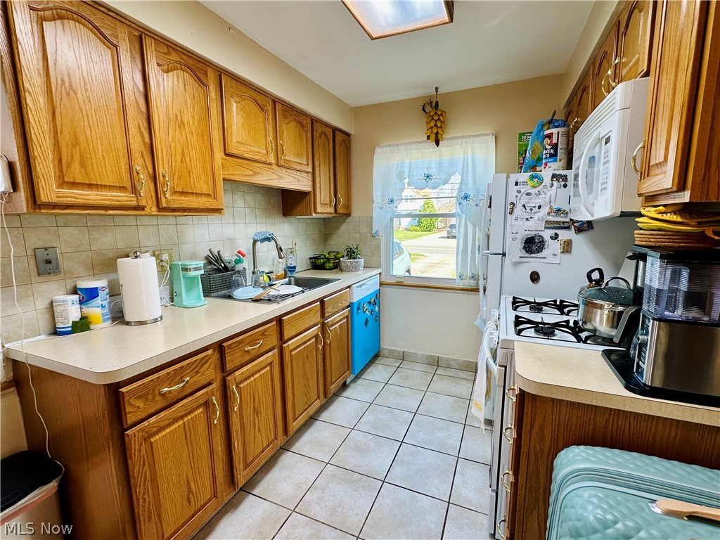 5948 Dunham Road Maple Heights, OH 44137 - Photo 8 of 30