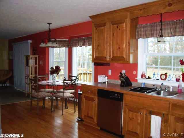 688 West Spring Forest Road King William, VA 23086 - Photo 6 of 10 Breakfast Nook - Breakfast Nook with Bay Window ov