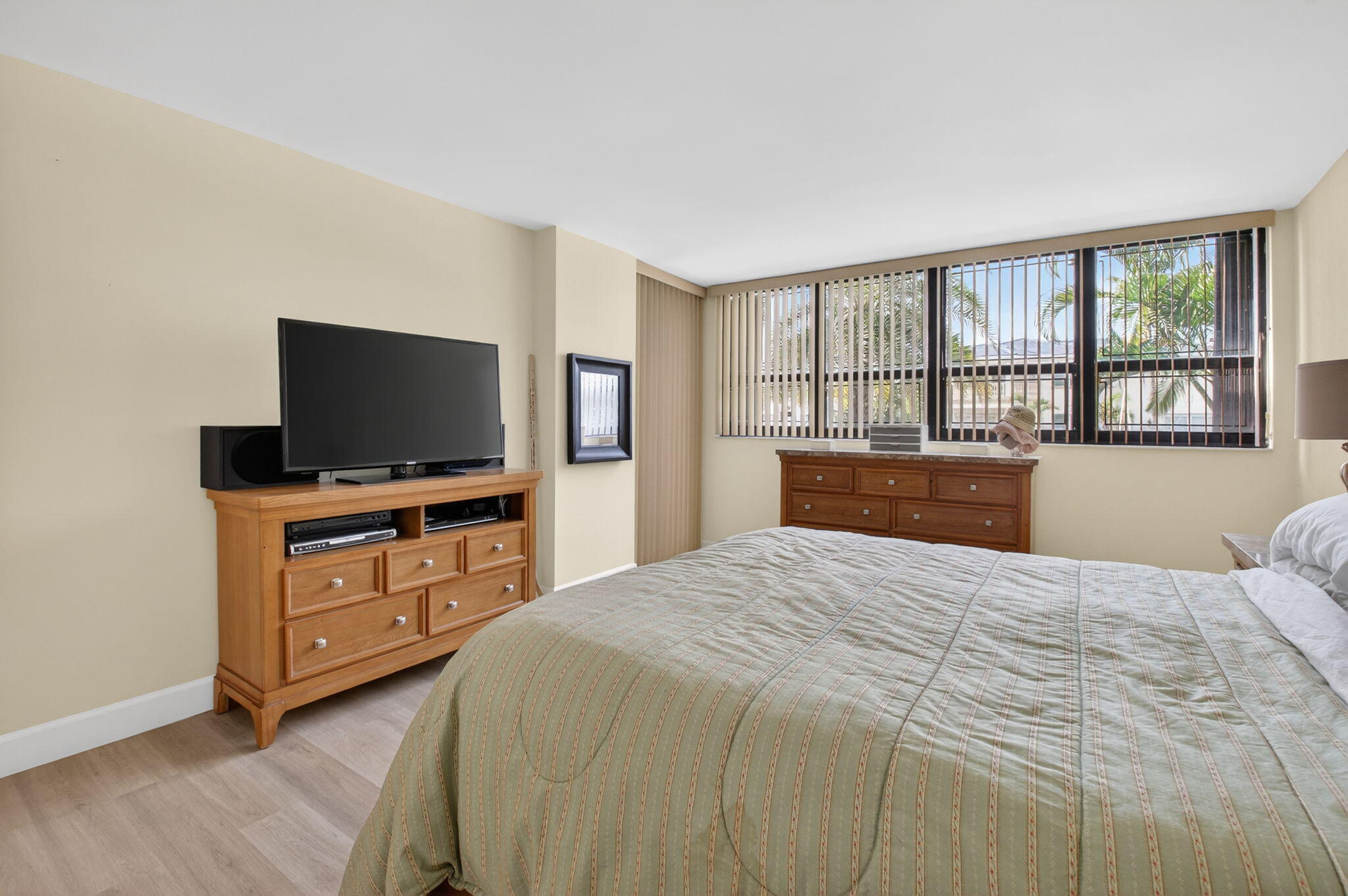800 Jeffery Street, Unit 111 Boca Raton, FL 33487 - Photo 22 of 57 20-web-or-mls-DSC_7604