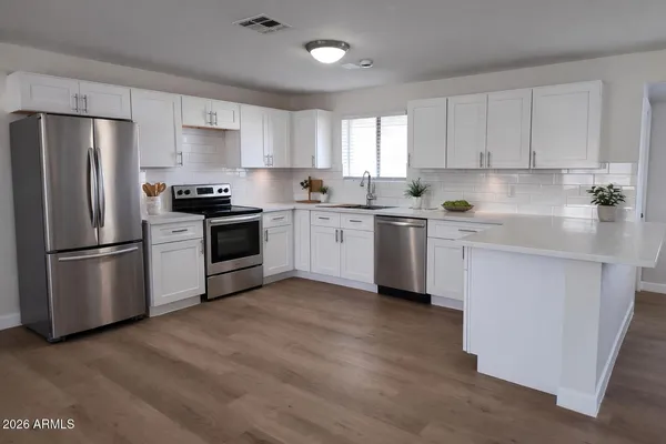 $2,300 | 2316 East Karen Drive, Phoenix, AZ 85022