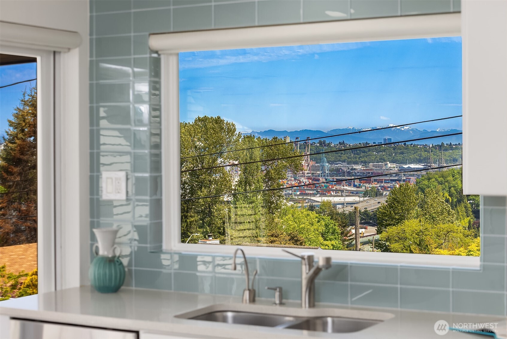 4008 34th Avenue Southwest Seattle, WA 98126 - Photo 12 of 39