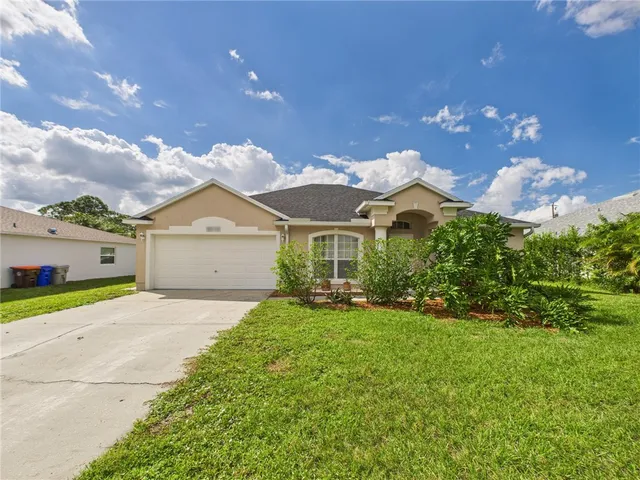 $2,200 | 8135 100th Avenue, Vero Beach, FL 32967
