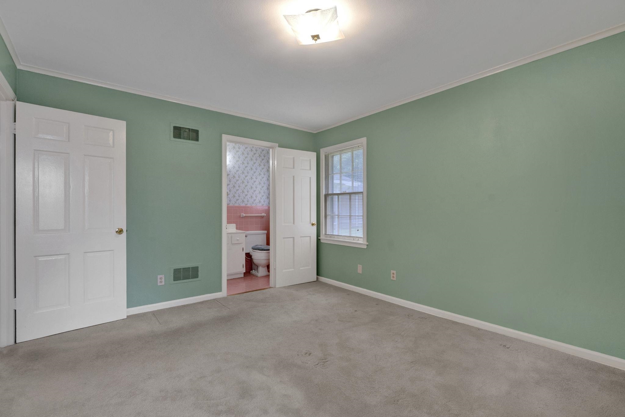 87 North Oak Grove Road Memphis, TN 38120 - Photo 14 of 25 an empty room with windows