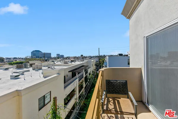 $5,995 | 11840 Dorothy Street, Unit 402, Los Angeles, CA 90049
