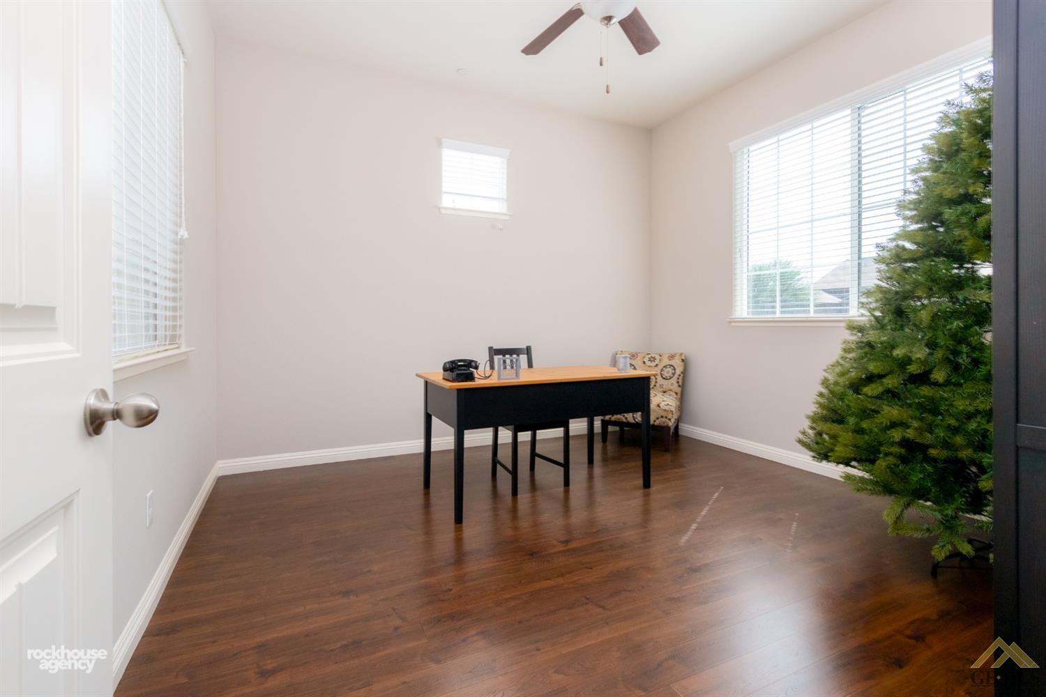 14830 Citrus Tree Court Bakersfield, CA 93314 - Photo 4 of 26