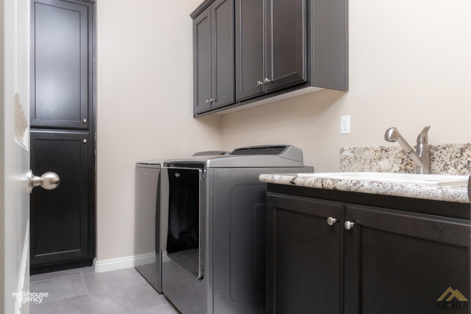 14830 Citrus Tree Court Bakersfield, CA 93314 - Photo 6 of 26