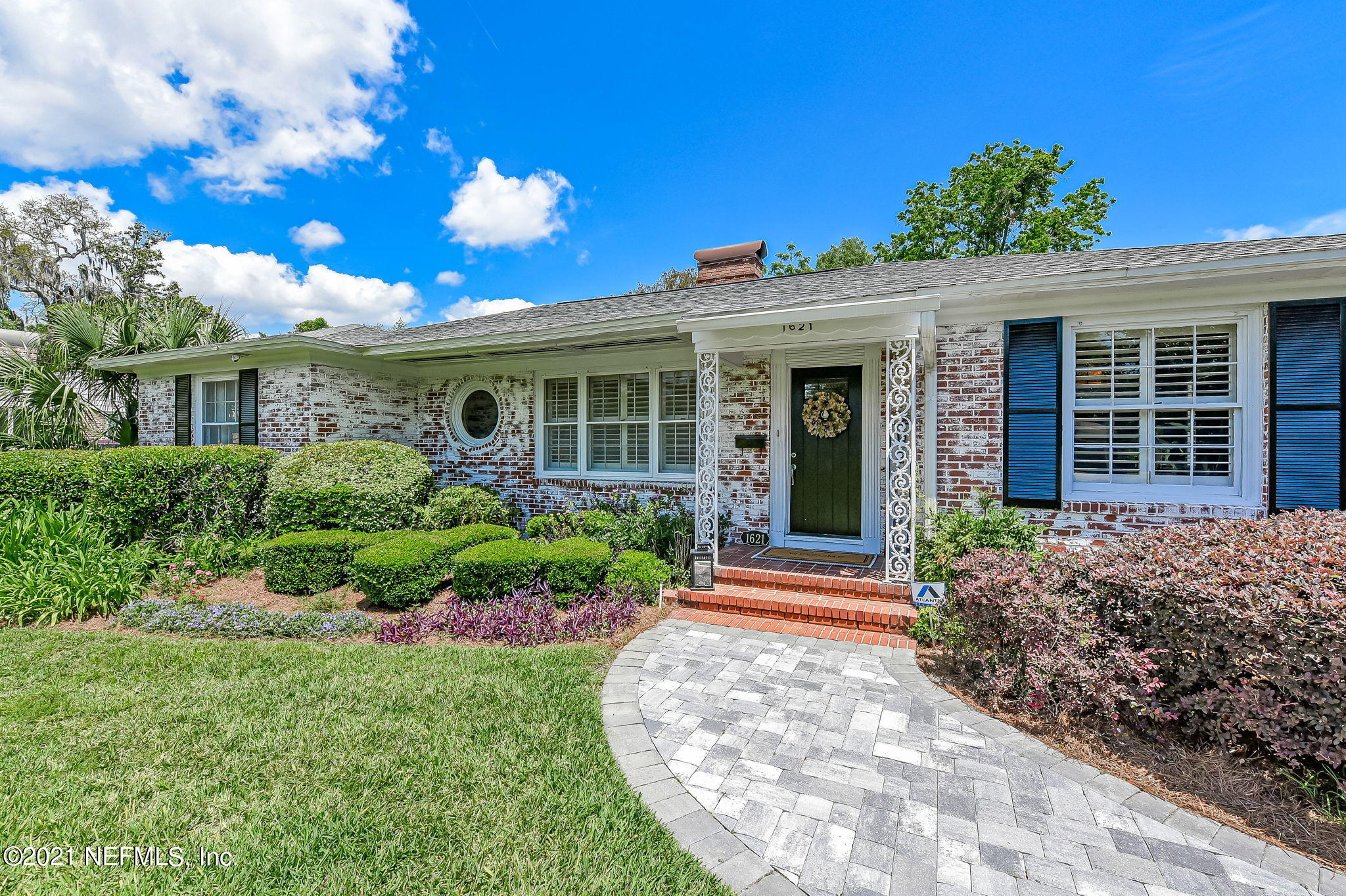 1621 Dunsford Road Jacksonville, FL 32207 - Photo 2 of 65 Front
