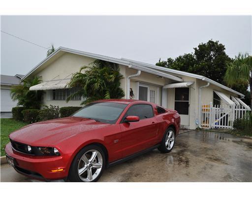 533 Northwest 53rd Street Boca Raton, FL 33487 - Photo 1 of 18 Primary Photo