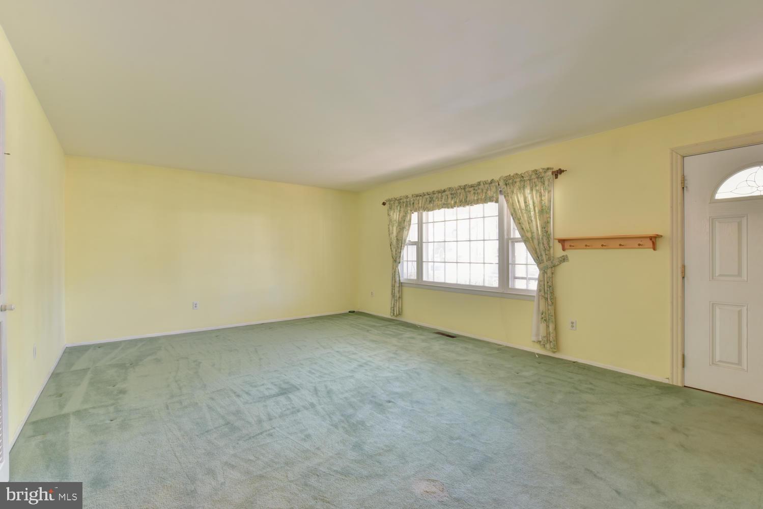 13208 Poplar Tree Road Fairfax, VA 22033 - Photo 2 of 32 Gallery Image 2