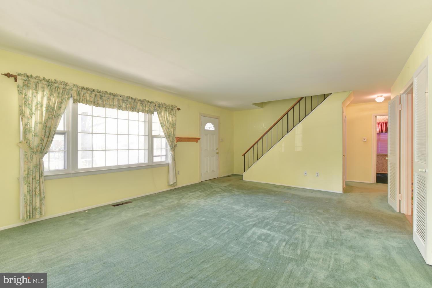 13208 Poplar Tree Road Fairfax, VA 22033 - Photo 3 of 32 Gallery Image 3