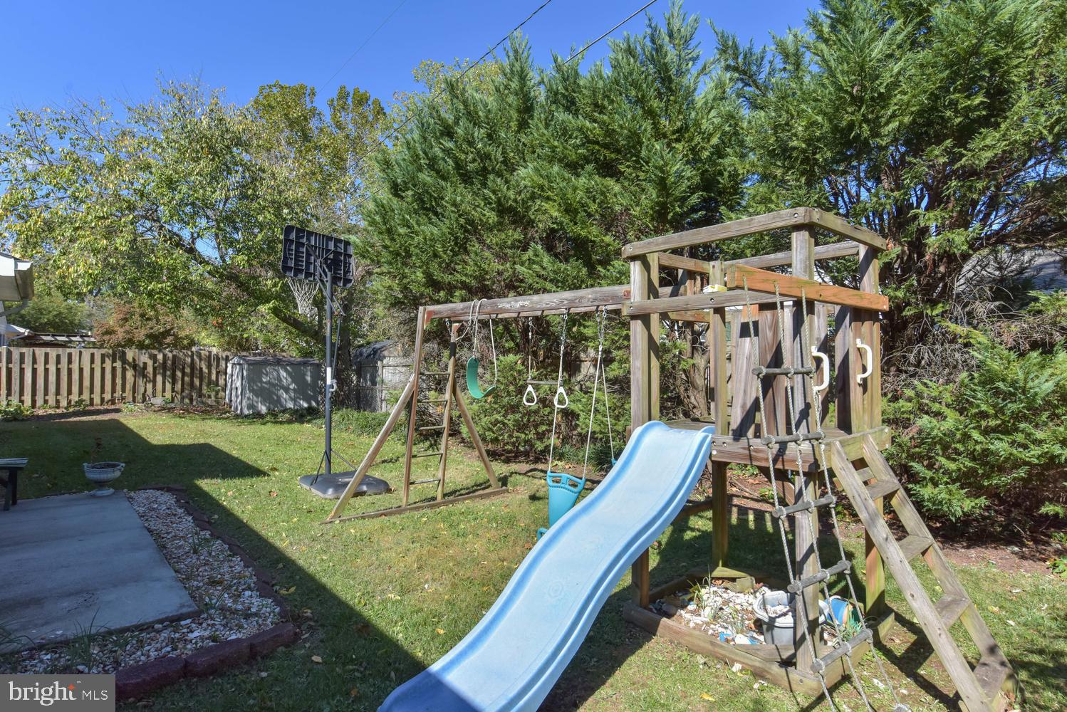 13208 Poplar Tree Road Fairfax, VA 22033 - Photo 28 of 32 Gallery Image 28
