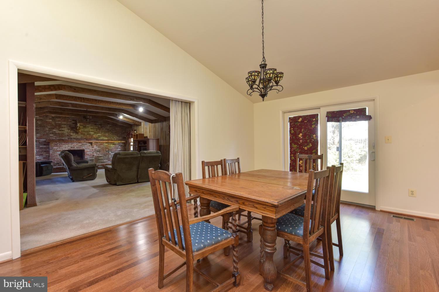 13208 Poplar Tree Road Fairfax, VA 22033 - Photo 5 of 32 Gallery Image 5