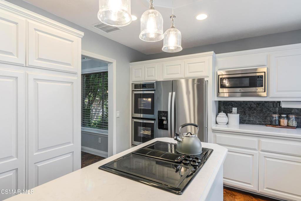 454 Longbranch Road Simi Valley, CA 93065 - Photo 17 of 60