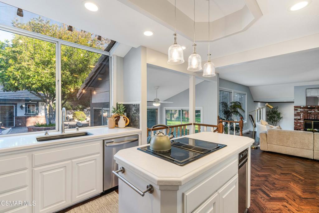 454 Longbranch Road Simi Valley, CA 93065 - Photo 18 of 60