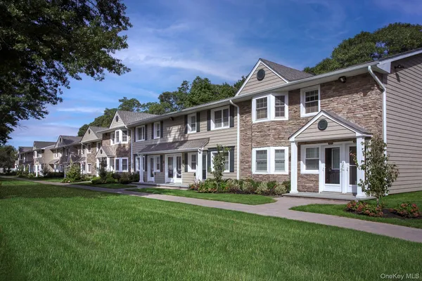 $2,780 | 524 Tudor Lane, Unit 524, Middle Island, NY 11953