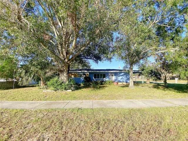 $1,800 | 902 South Scenic Highway, Lake Wales, FL 33853
