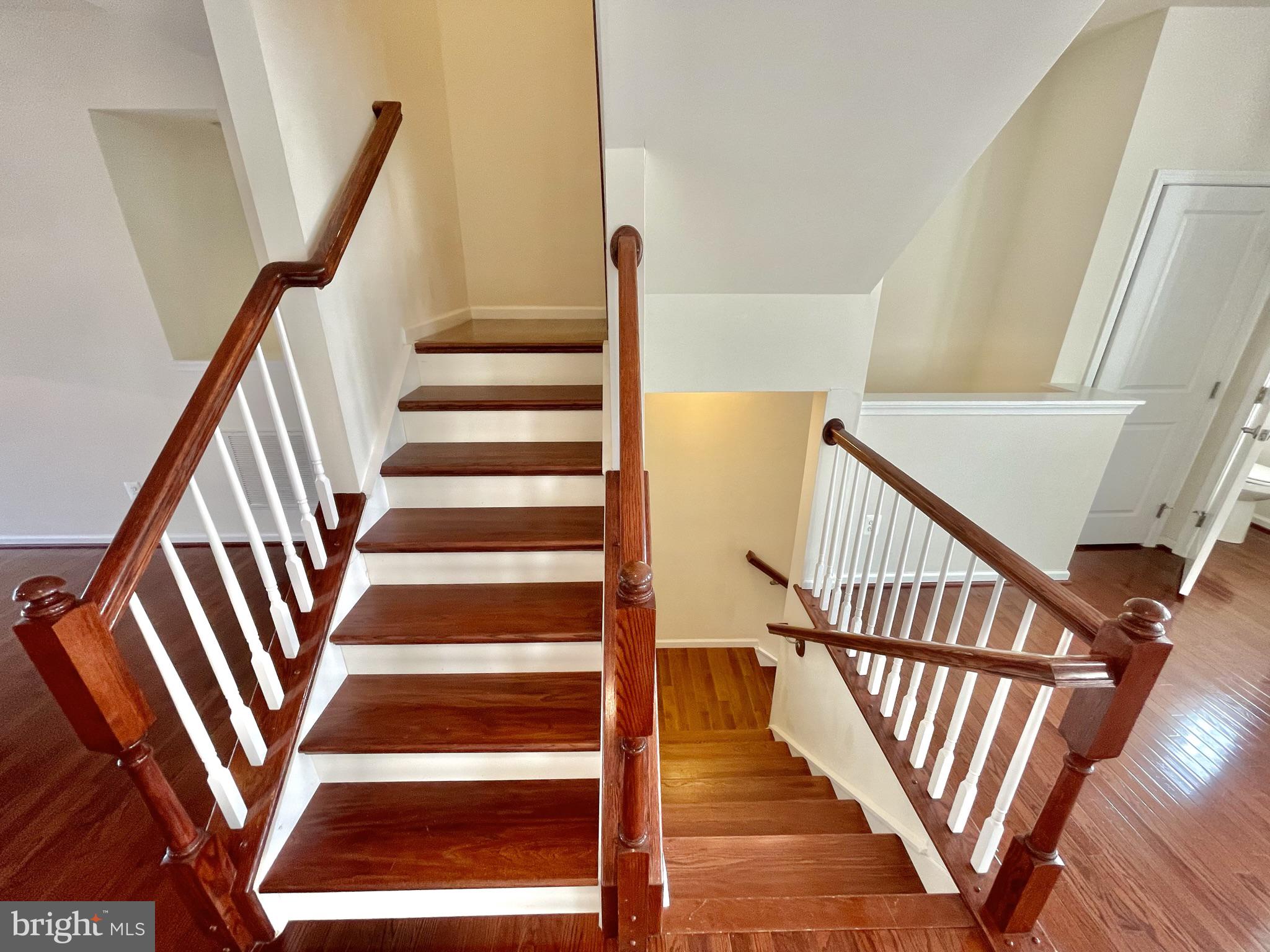 22908 Chestnut Oak Terrace Sterling, VA 20166 - Photo 16 of 34