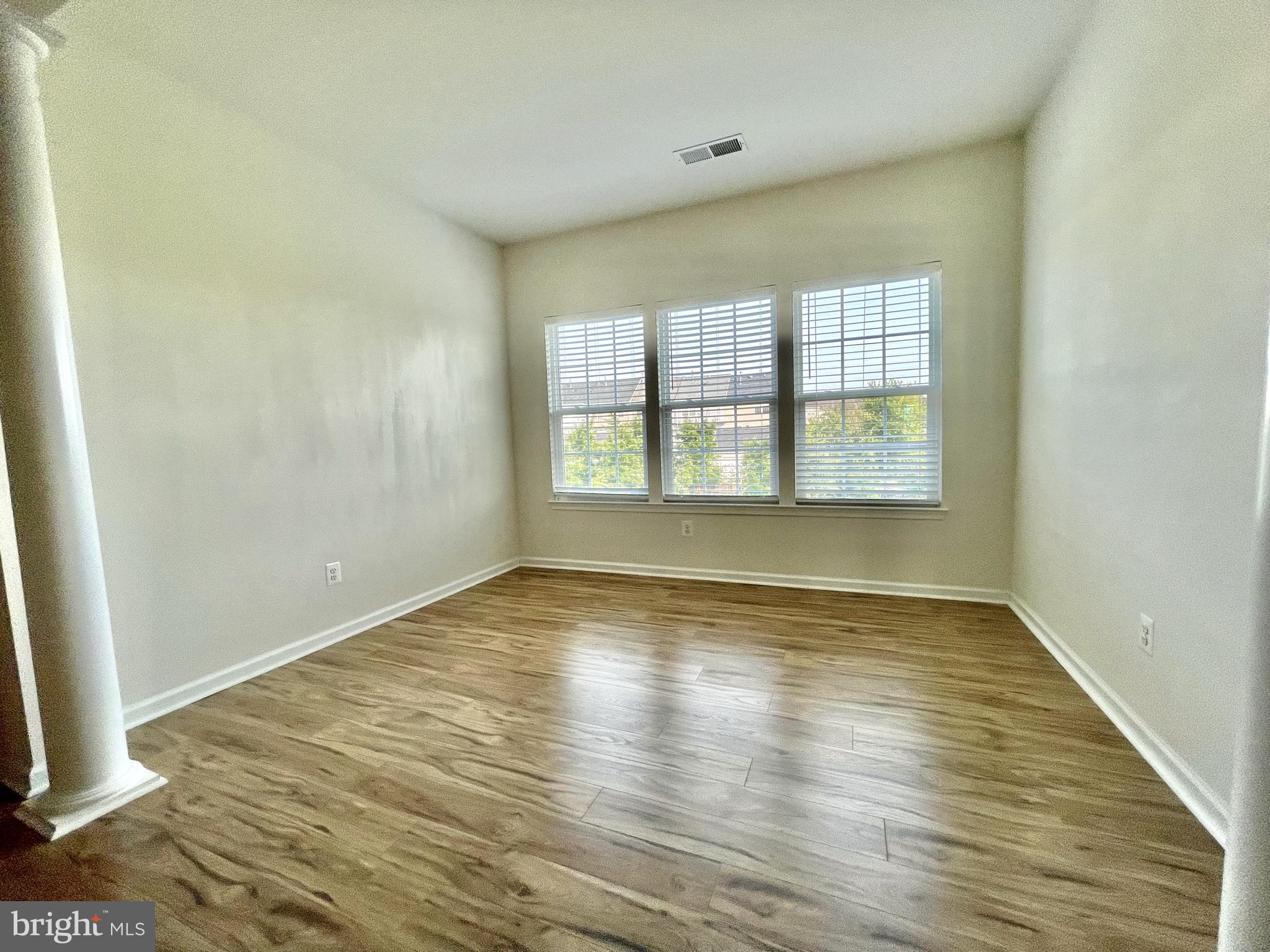 22908 Chestnut Oak Terrace Sterling, VA 20166 - Photo 19 of 34