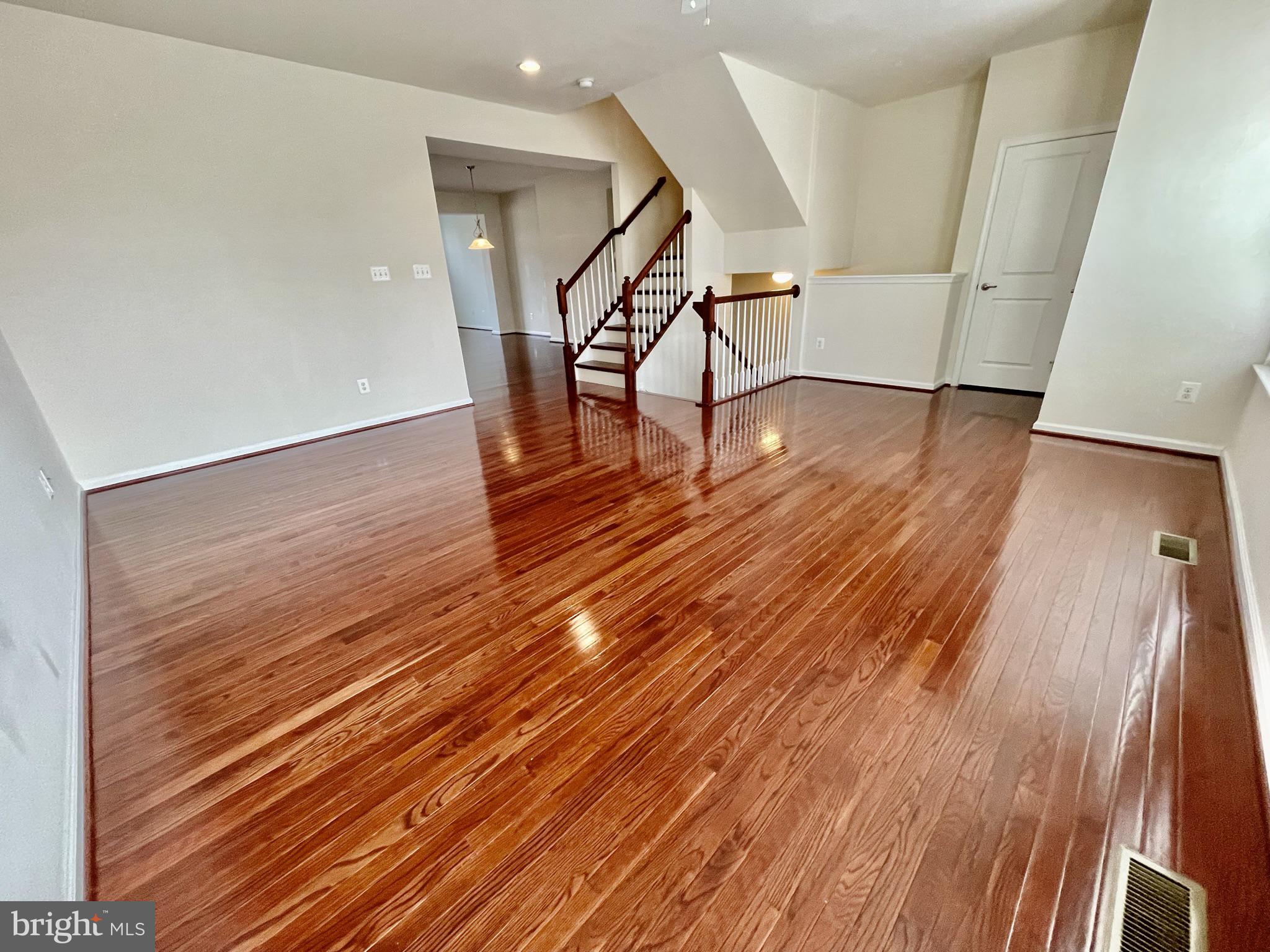 22908 Chestnut Oak Terrace Sterling, VA 20166 - Photo 7 of 34