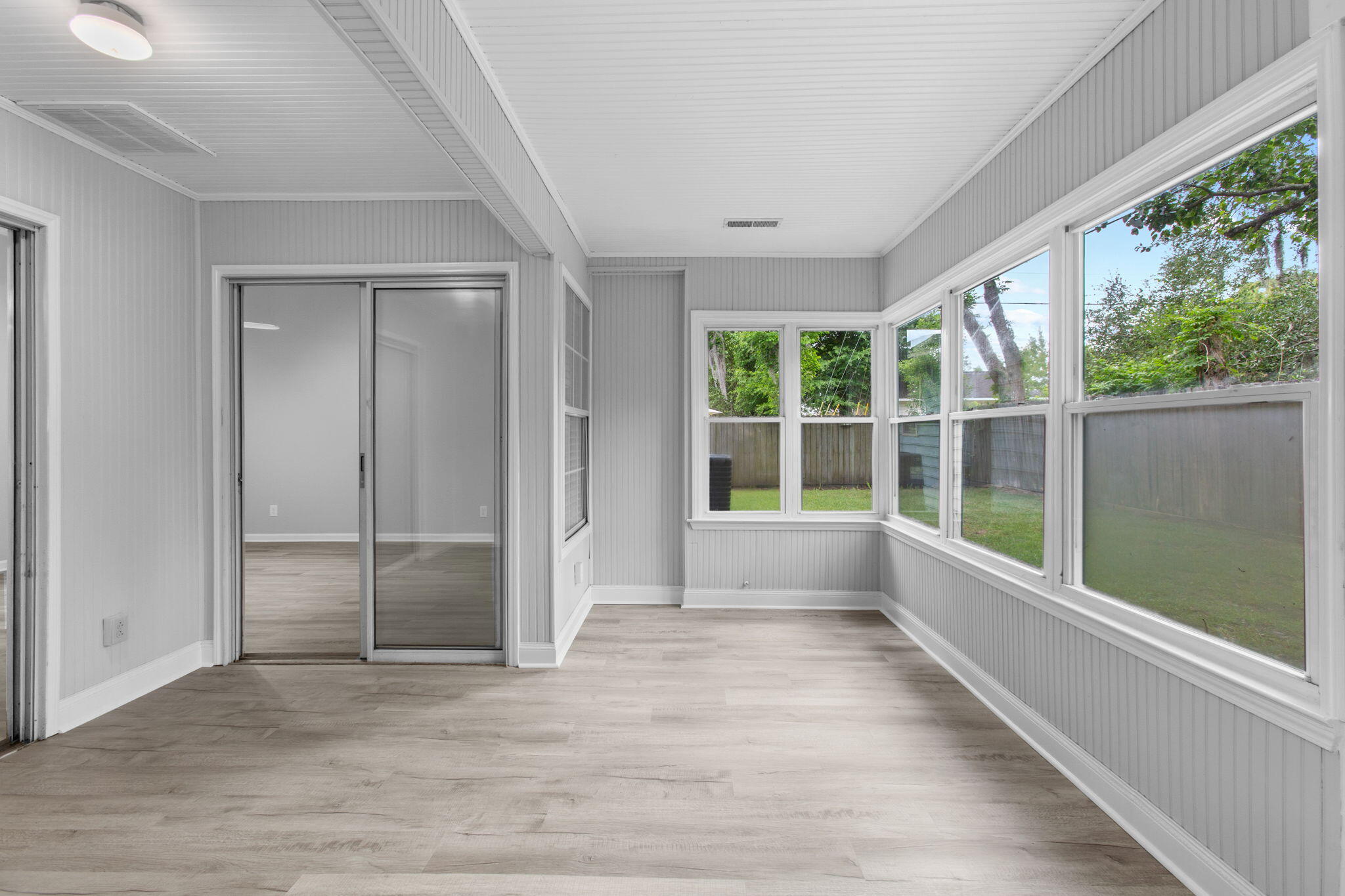 9512 One Notch Road Ladson, SC 29456 - Photo 8 of 20 All Season Room