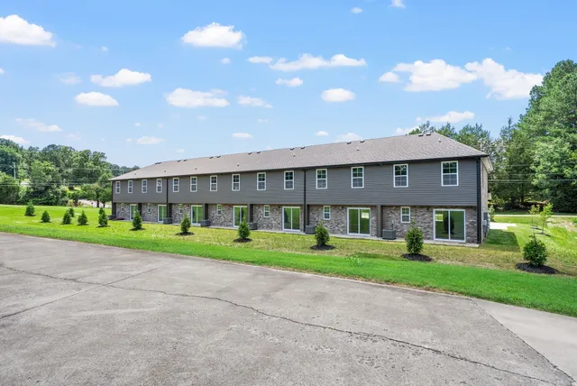 $1,250 | 108 Colson Road, Dover, TN 37058