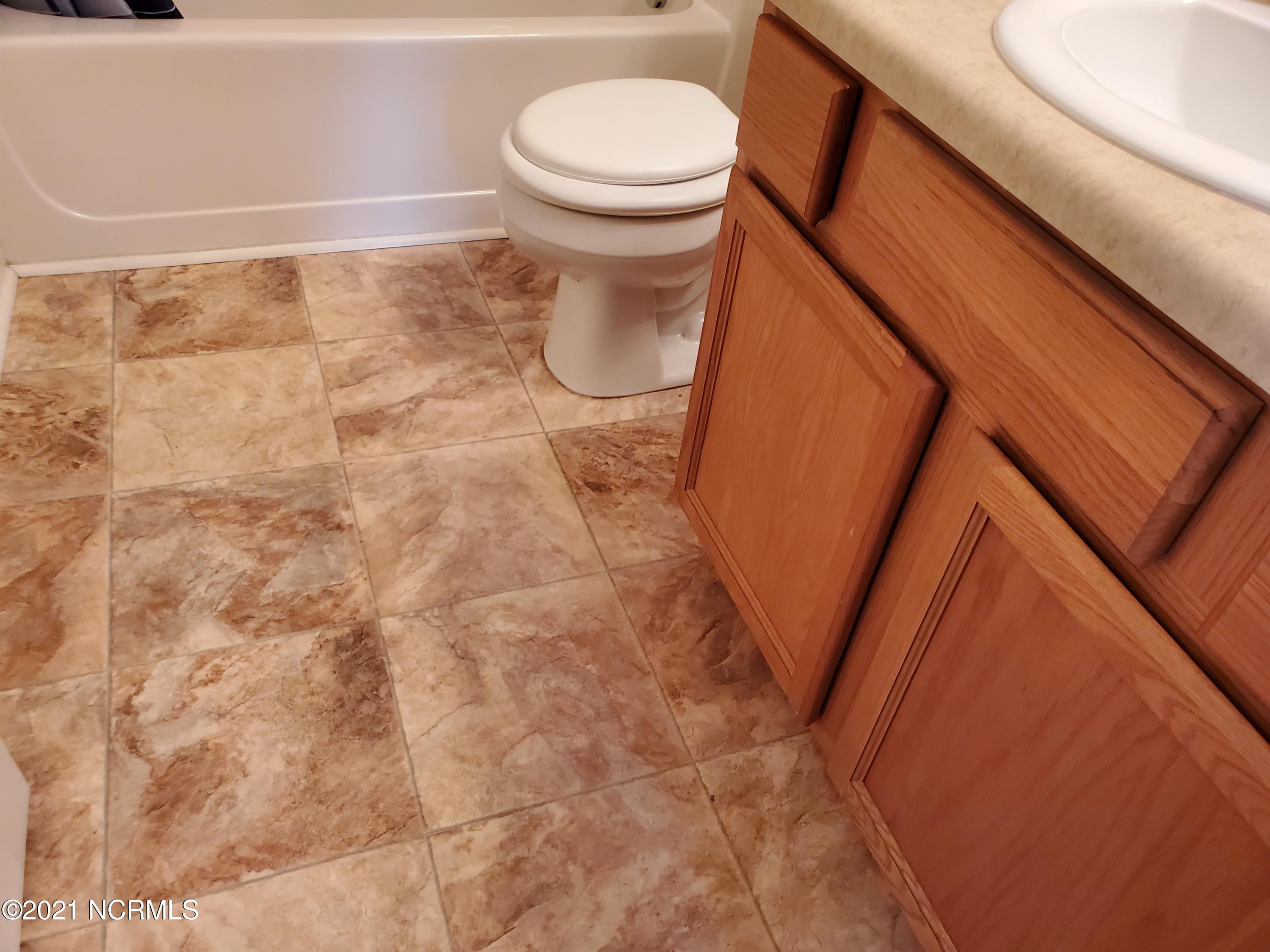 319 Top Knot Road Hubert, NC 28539 - Photo 27 of 54 Guest bath 3