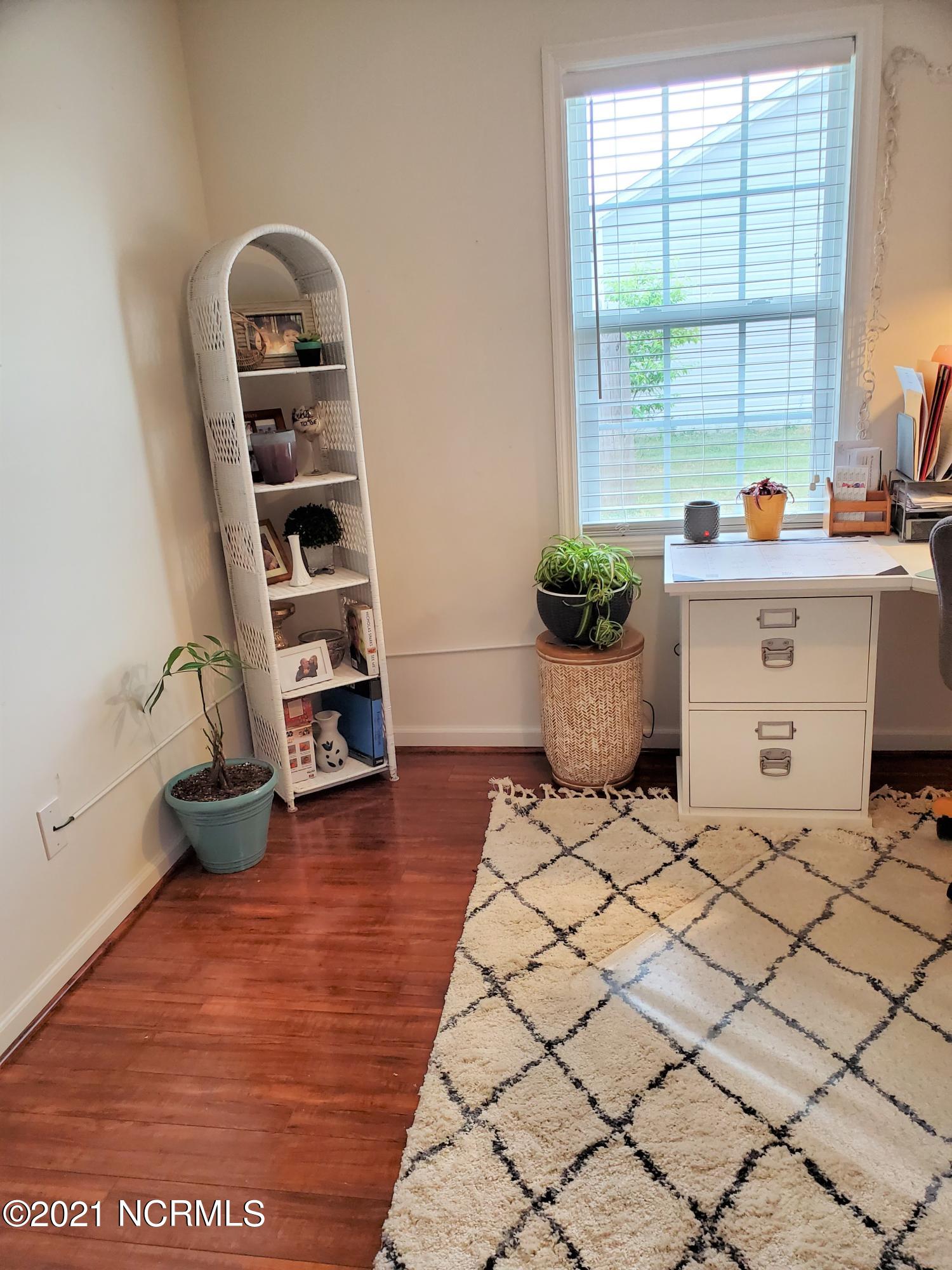 319 Top Knot Road Hubert, NC 28539 - Photo 35 of 54 Bed RM 3 3