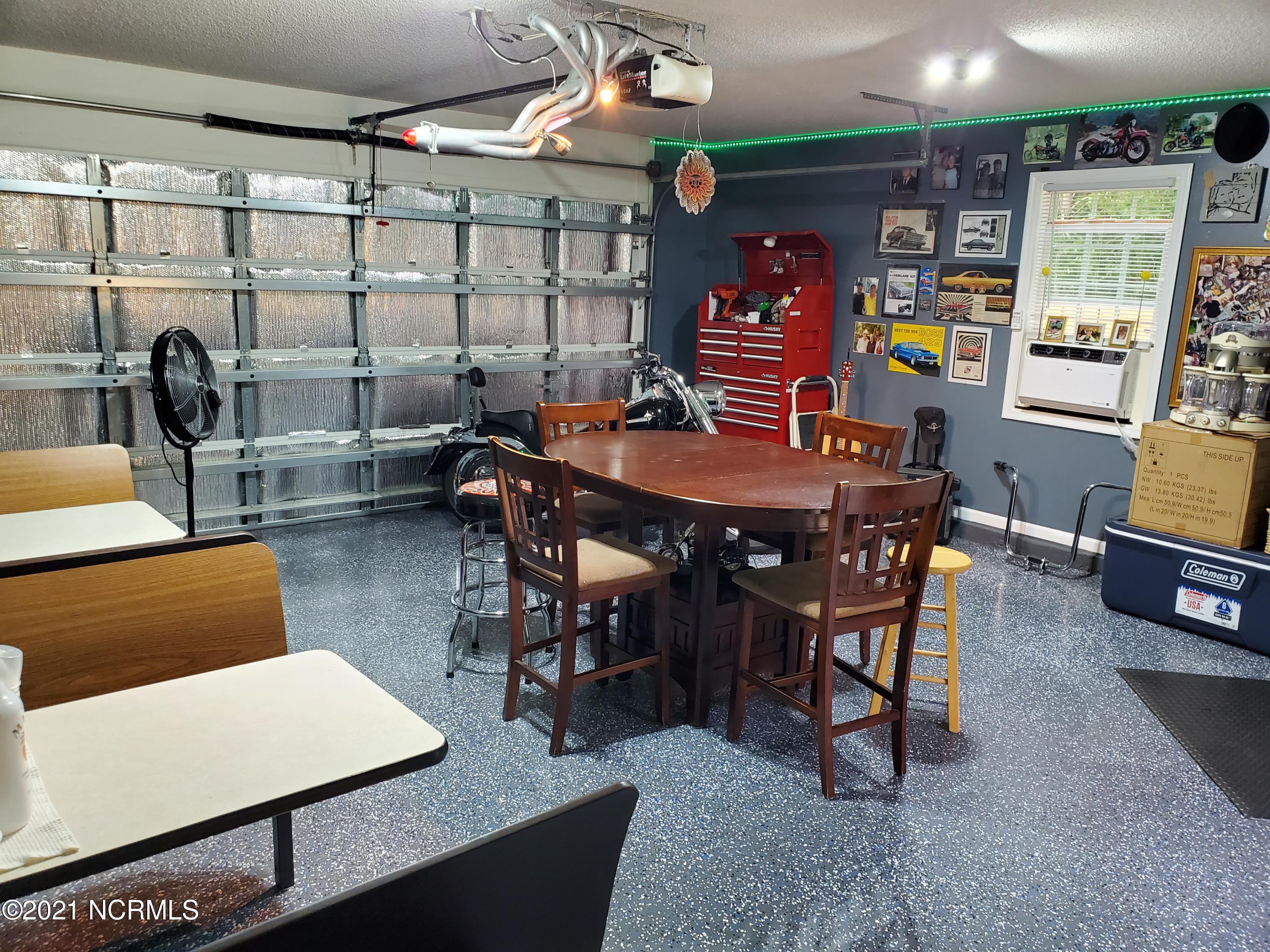 319 Top Knot Road Hubert, NC 28539 - Photo 49 of 54 Man Cave