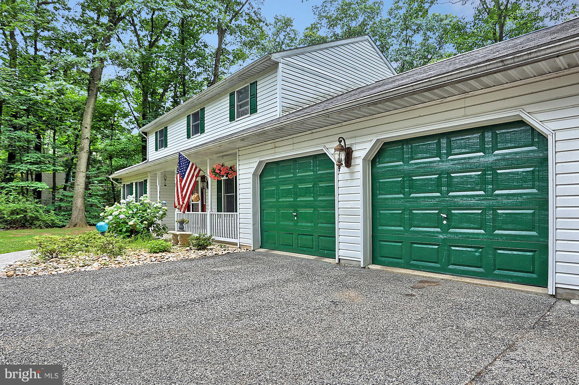 354 Chestnut Hill Road York, PA 17402 - Photo 2 of 34