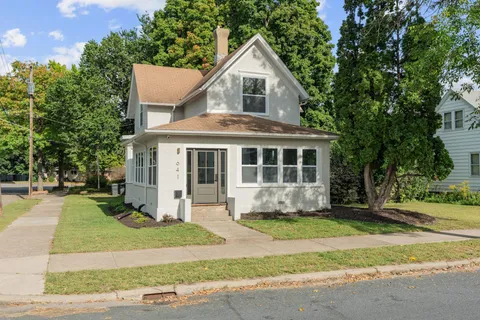 $525,000 | 641 5th Street Northeast, Minneapolis, MN 55413