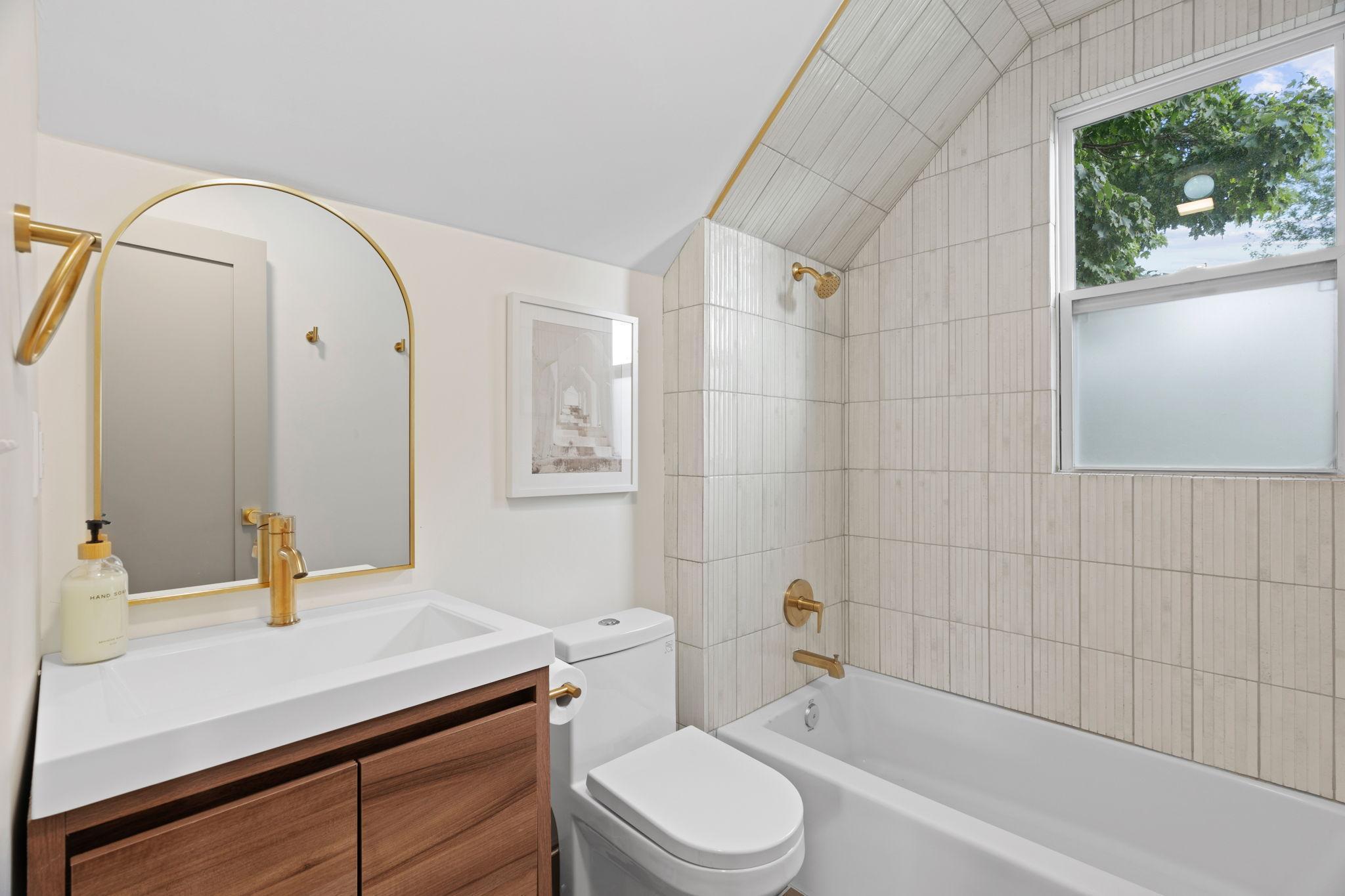 641 5th Street Northeast Minneapolis, MN 55413 - Photo 26 of 36