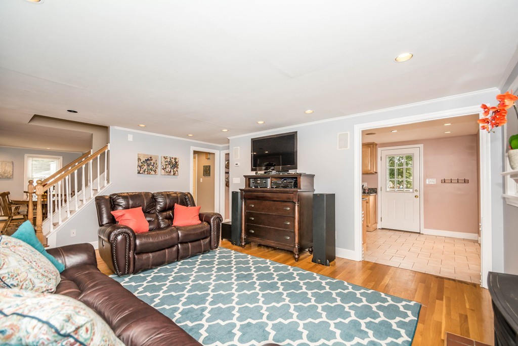 2 Sheridan Road Wilmington, MA 01887 - Photo 3 of 26 Gallery Image 3