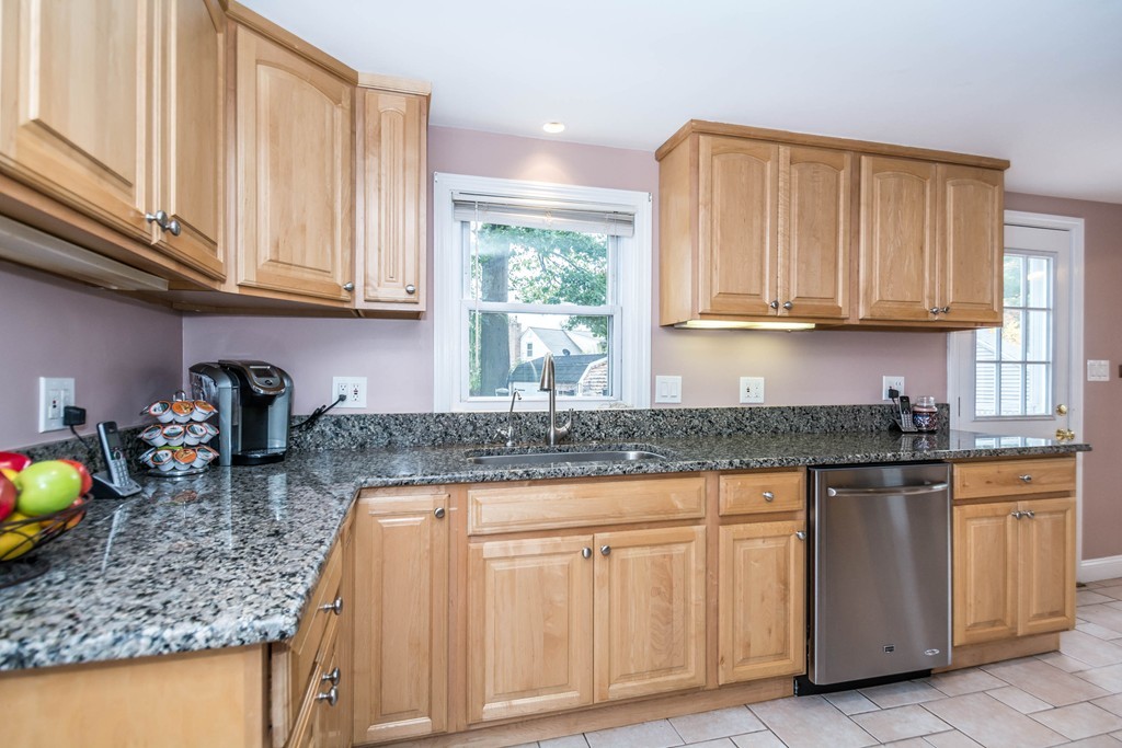 2 Sheridan Road Wilmington, MA 01887 - Photo 7 of 26 Gallery Image 7