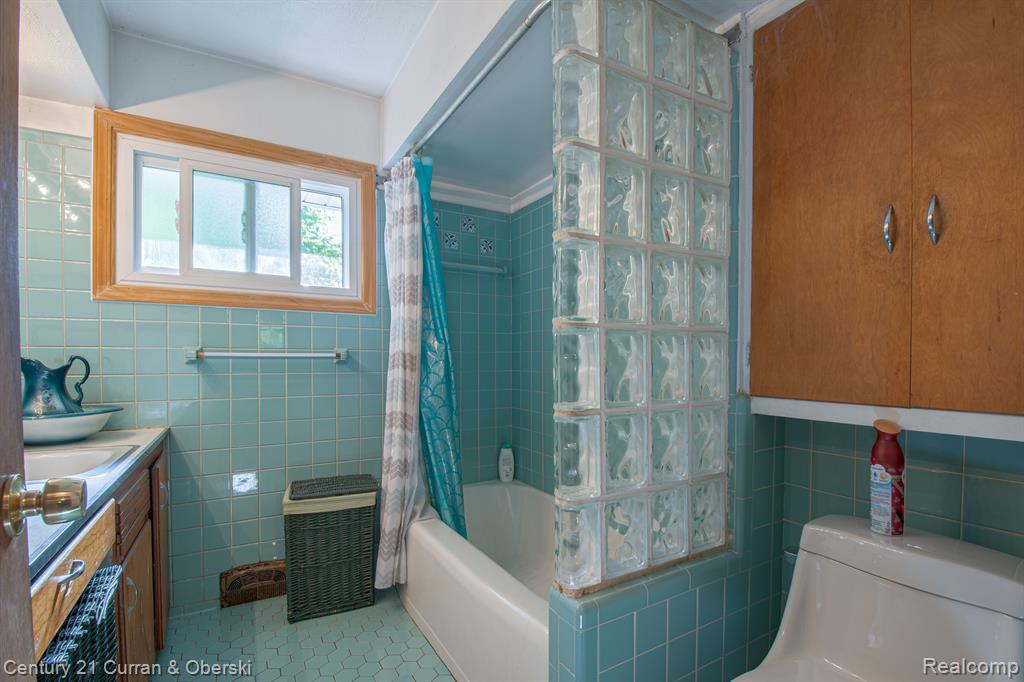 23725 Beech Road Southfield, MI 48033 - Photo 26 of 41
