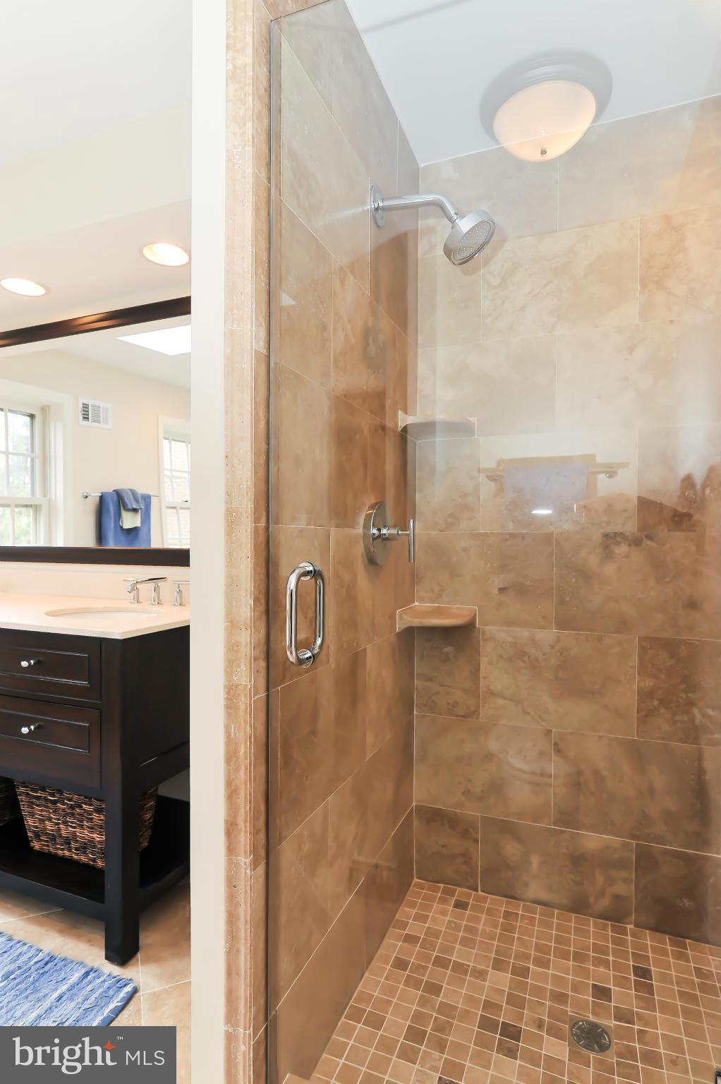 2640 North Glebe Road Arlington, VA 22207 - Photo 18 of 30 Bath (Master) Shower