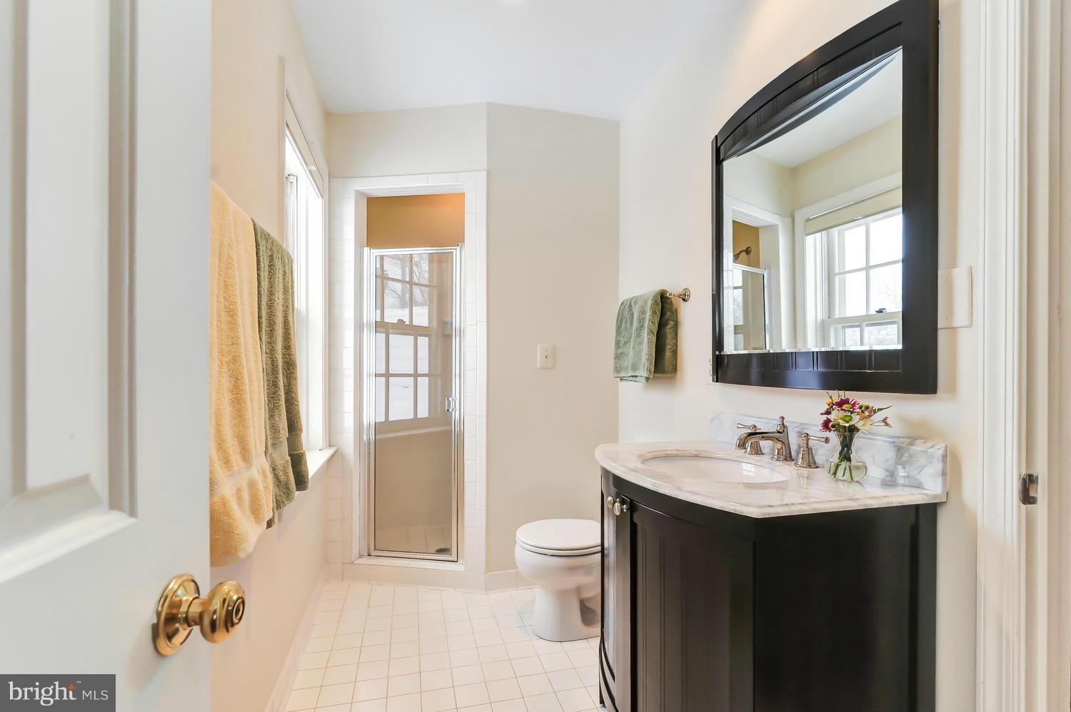 2640 North Glebe Road Arlington, VA 22207 - Photo 22 of 30 Upper Level Full Bath