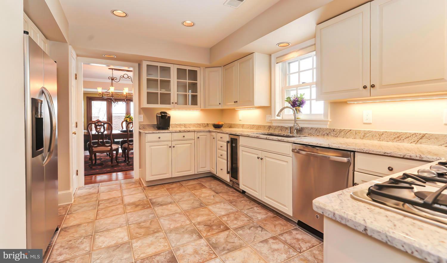 2640 North Glebe Road Arlington, VA 22207 - Photo 6 of 30 Kitchen